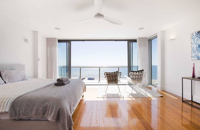 Spectacular Panoramic Oceanview House in Seacliff