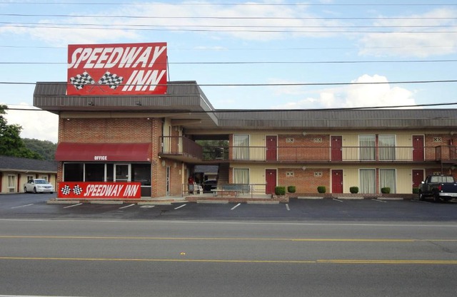 Speedway Inn