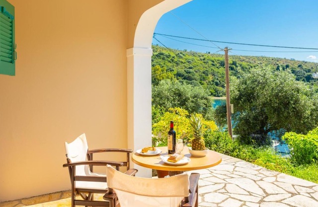 Spiros - One Bedroom Apartment, Sleeps 2