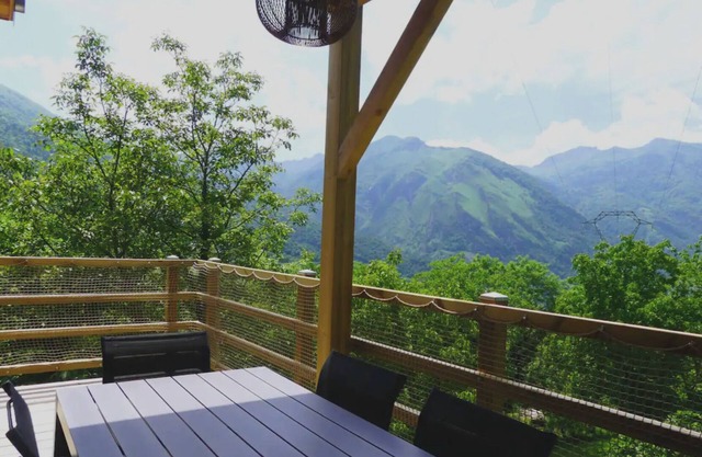 Splendid chalet with breathtaking mountain views Pets welcome!