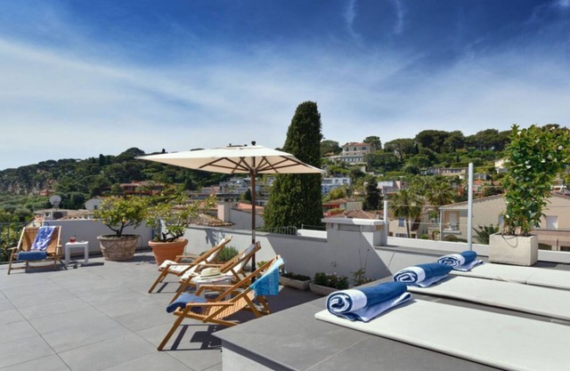 Splendid 3 Bedroom Triplex with Beautiful Sea View Terrace, Center Village