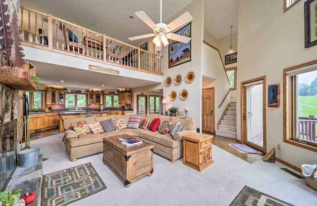 Spruce Pine Retreat w/Gas Grill + Mtn Views!