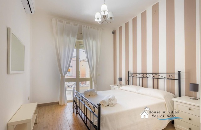 Sr-f943-ulag29a1 - Anita Apartment