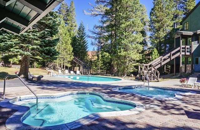 St. Anton Wooded View 2-bedroom Condos w/Ski Lockers