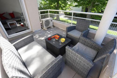 St Cyprien appart 3etoiles avec belle terrasse