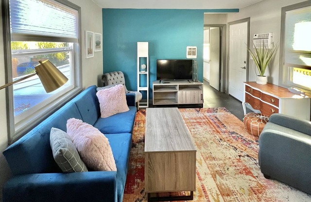 St Pete Summer Retreat | Renovated (Charming!) 1-BDR Apt Minutes from Downtown
