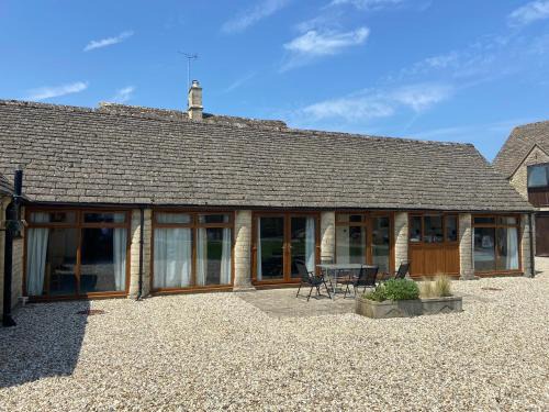 Stable Cottage, Old Mill Farm, Cotswold Water Park