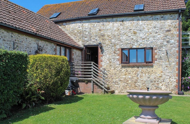 STABLE COTTAGE - W40643