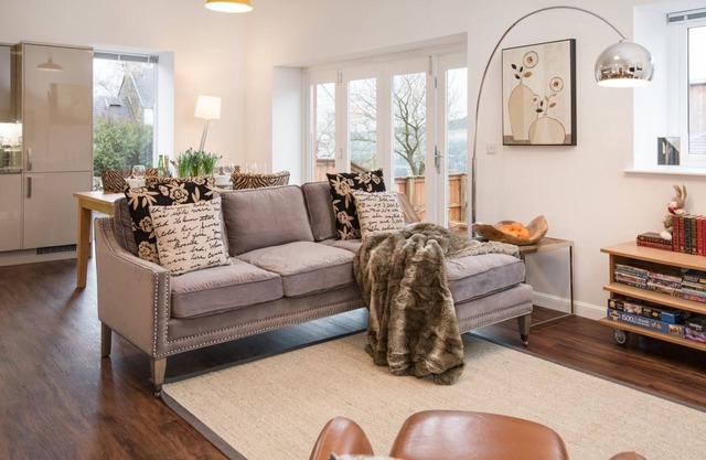 STABLES - stylish barn conversion, sleeps 4, close to picturesque Melrose
