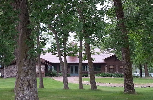 Staff meetup!nCouples stay.nFall Color! n1948 Lake LodgenRustic elegancennnnn