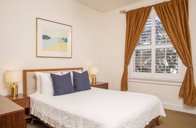 Standard Queen Room with Private External Bathroom