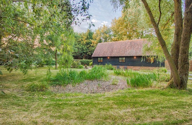 Stansted Airport - Beautiful Annexe with Parking