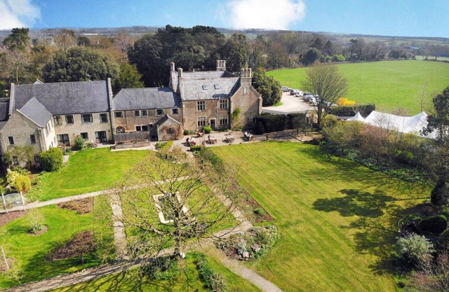 Stanton Manor Hotel