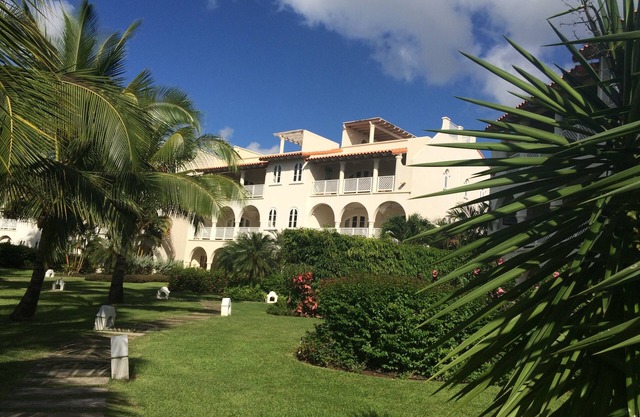 'Star Gazer', Sugar Hill - 2 Bedroom Penthouse Apartment - Roof Terrace/Jacuzzi