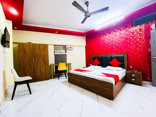 Starlight Paradise Near Hazrat Nizamuddin Railway Station