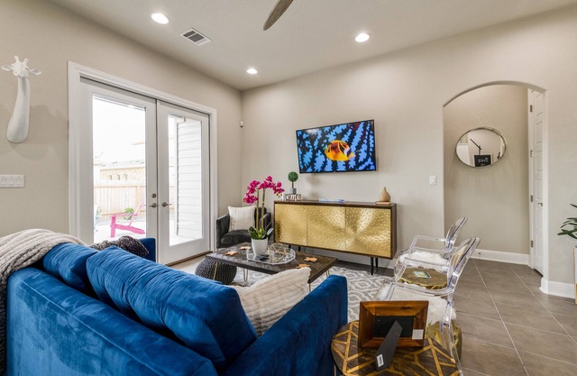 Stay at Jake's Kalahari! Brand new house!