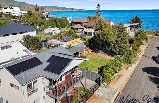 Stay Coastal by Wine Coast Holidays