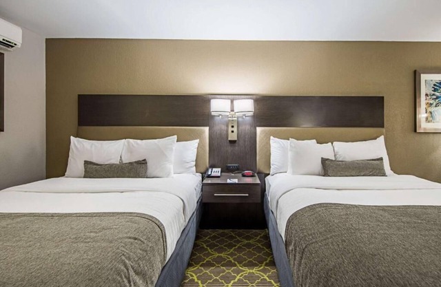 Stay in Comfort near Gateway Park and Larry Abernathy Waterfront Park