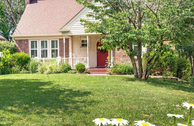 Stay Nashville Vacation - Cozy Cottage - Downtown, 12S, Green Hills, Gulch