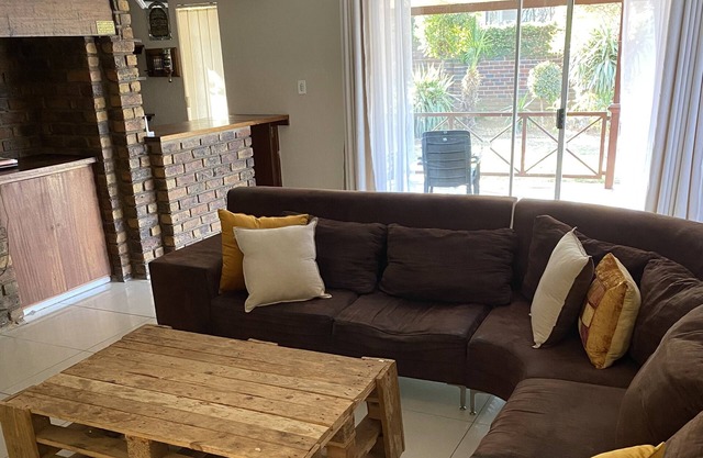 Stay on Baker Road, Gauteng( No Loadshedding)
