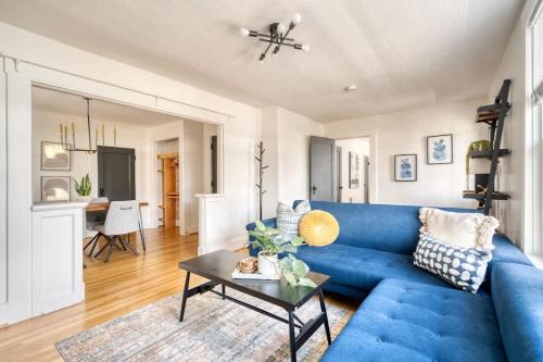 Stay Portland - La Casa Burnside -Local Eateries -Shops - Bars