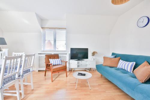 StayRight 2 Bed Beach House with Private Parking- Next to Barry Beach and Jackson Bay
