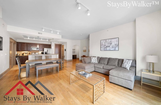 StaysByWalker SouthPark 2BR! KingBeds, Pool, Gym