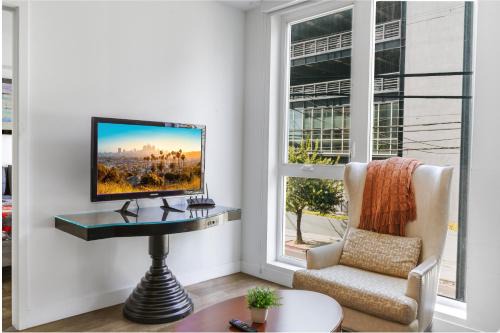 StaysPro - luxury Apartments minutes to everything Los Angeles