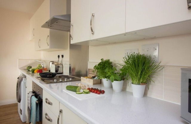 Stayzo Castle Penthouse 17 - A Clean Fresh Modern Apartment With Free Wi-fi