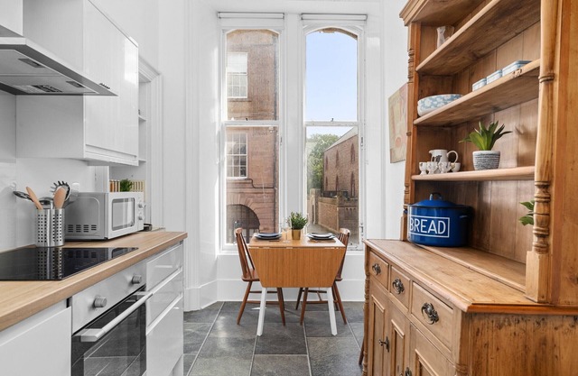 Steeple View Apartment