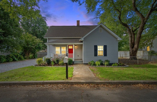 Steps from Swamp Rabbit Trail & Cafe/Grocery - Convenient to Downtown Greenville