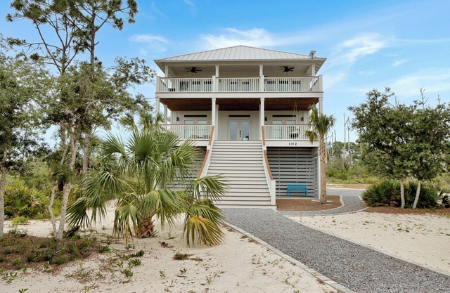 ☀️Steps to Beach | Great Decks | Golf Cart Available | Home Away From Home☀️
