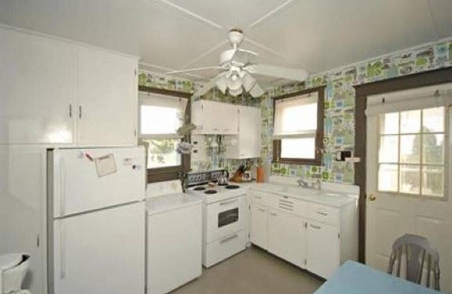 Steps To The Beach - Brant Beach Single Family with Cottage!