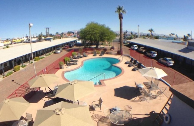 STERLING GARDENS HOTEL