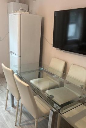 Stockwell apartment- ground floor