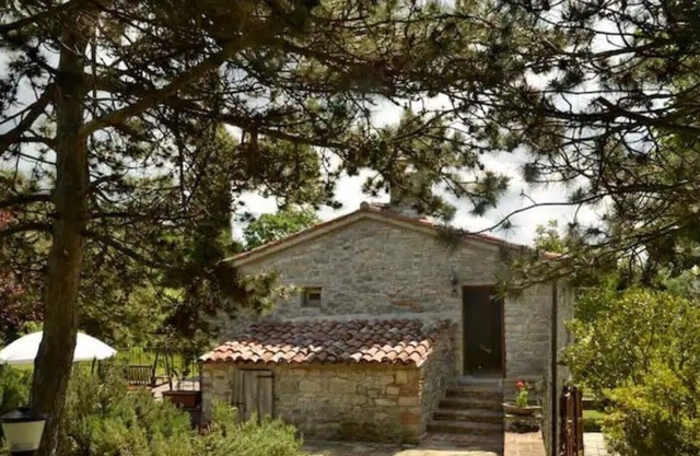 Stone farmhouse with heated swimming pool