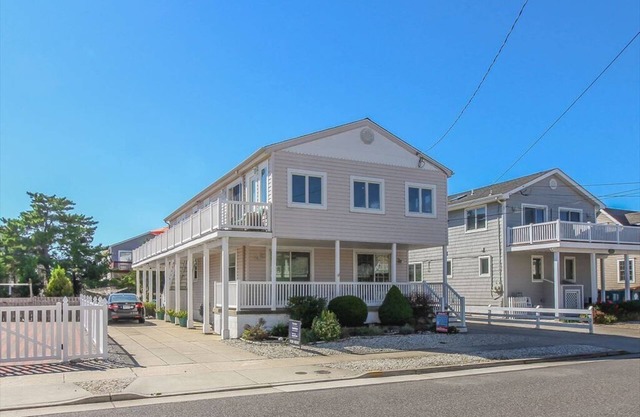 Stone Harbor/Avalon Getaway! One block from beach!