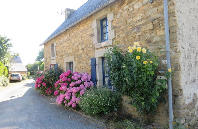 Stone house 5 people - 500 m from the sea - MOELAN SUR MER
