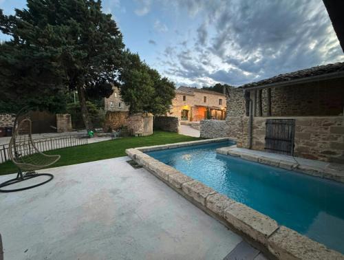 Stone Villa With Pool Between Uzès And Avignon
