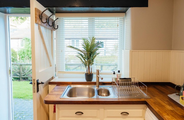 Stourcastle - Beautiful Dorset Cottage - Farm Conversion