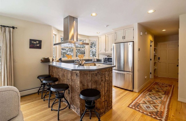 Stowe-Away 5 Bedroom Luxury Home