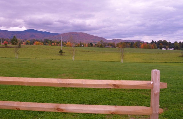 Stowe Mountain Get Away Great Ski House with Awesome Mountain Views & Hot Tub.