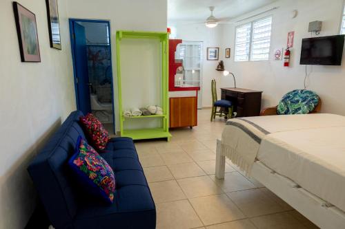 Studio 1 Tinima with Garden access