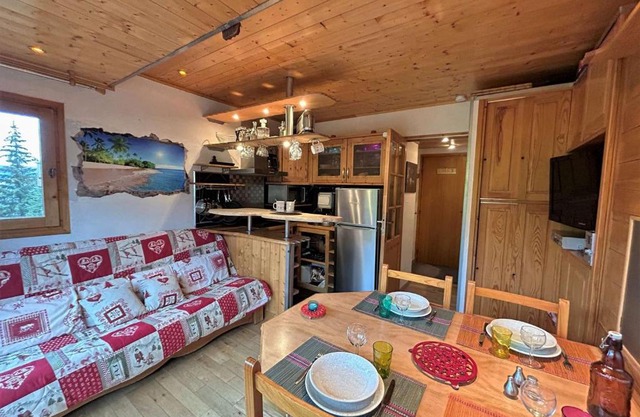Studio 4 pers, proximité commerces et pistes, parking, terrasse Ouest, piscine l'été - Méribel - FR-1-180-608