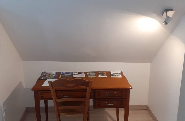 STUDIO 5 minutes from town center with all amenities.