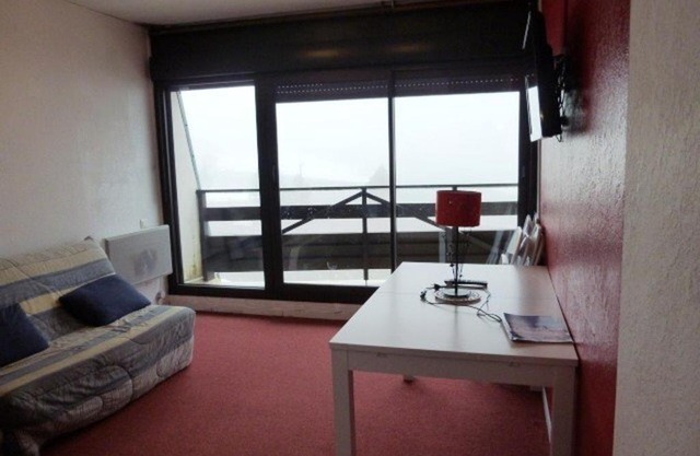 Studio 6 pers au pied des pistes avec balcon, casier à skis et parking gratuit - FR-1-602-27