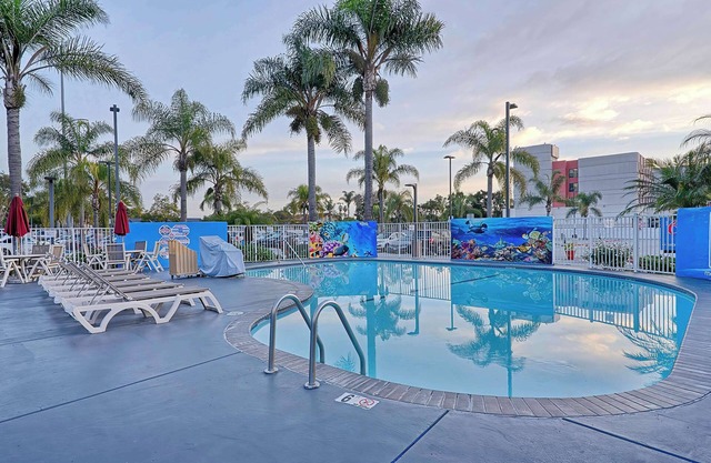 Studio 6 Suites Los Angeles, CA - Los Angeles - LAX