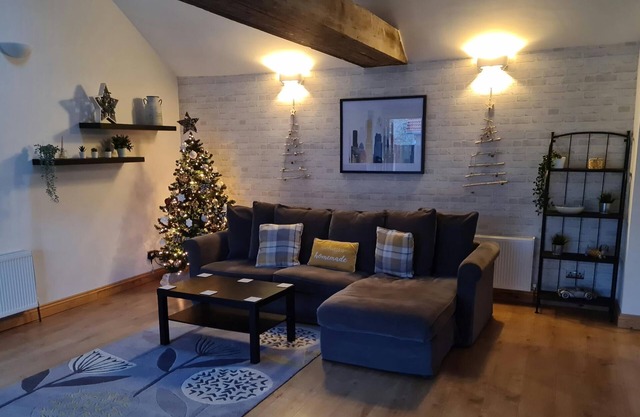 Studio Apartment with Gallery Style Double Bedroom