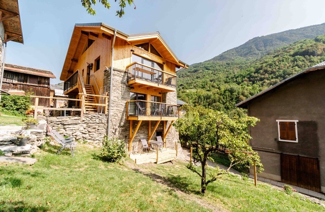 Studio Apartment 'Chalet Belamy 1' with Mountain View, Private Terrace and Wi-Fi