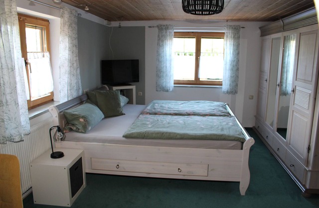 Studio Apartment 'Without Lake View' with Sea View, Shared Terrace and Wi-Fi